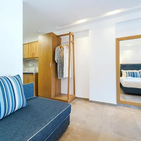 Nautilus Iii Apartmanhotel 3*
