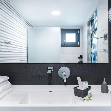 Nautilus Iii Apartmanhotel