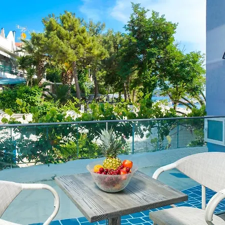 Nautilus Iii Aparthotel 3*