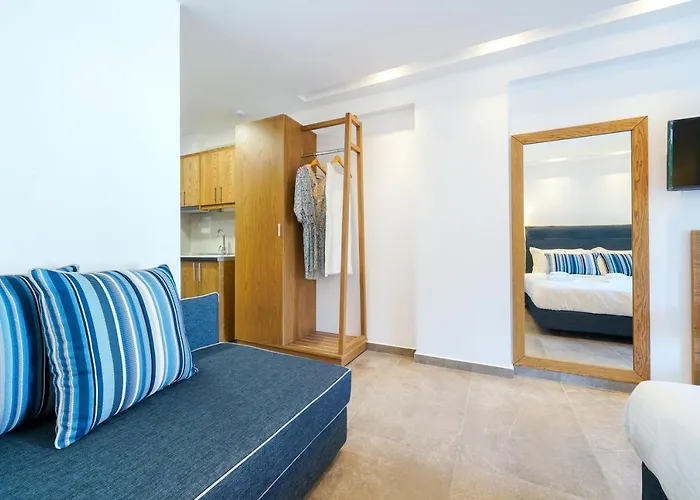 Nautilus Iii Apart Otel 3*